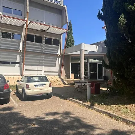 Studio Nimes דירה *